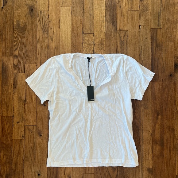 Monrow Super Fine Jersey Fitted V Neck Tee NWT - Picture 2 of 2